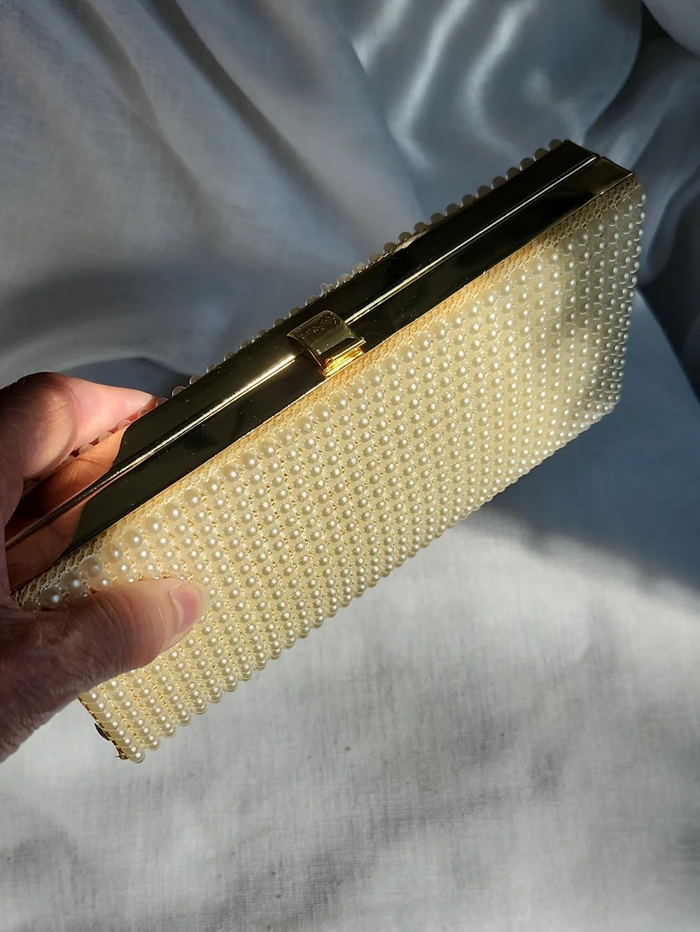 JR USA Ex Cond Vintage 50's Faux Pearl Gold Tone Snap Closure Box Clutch, $25